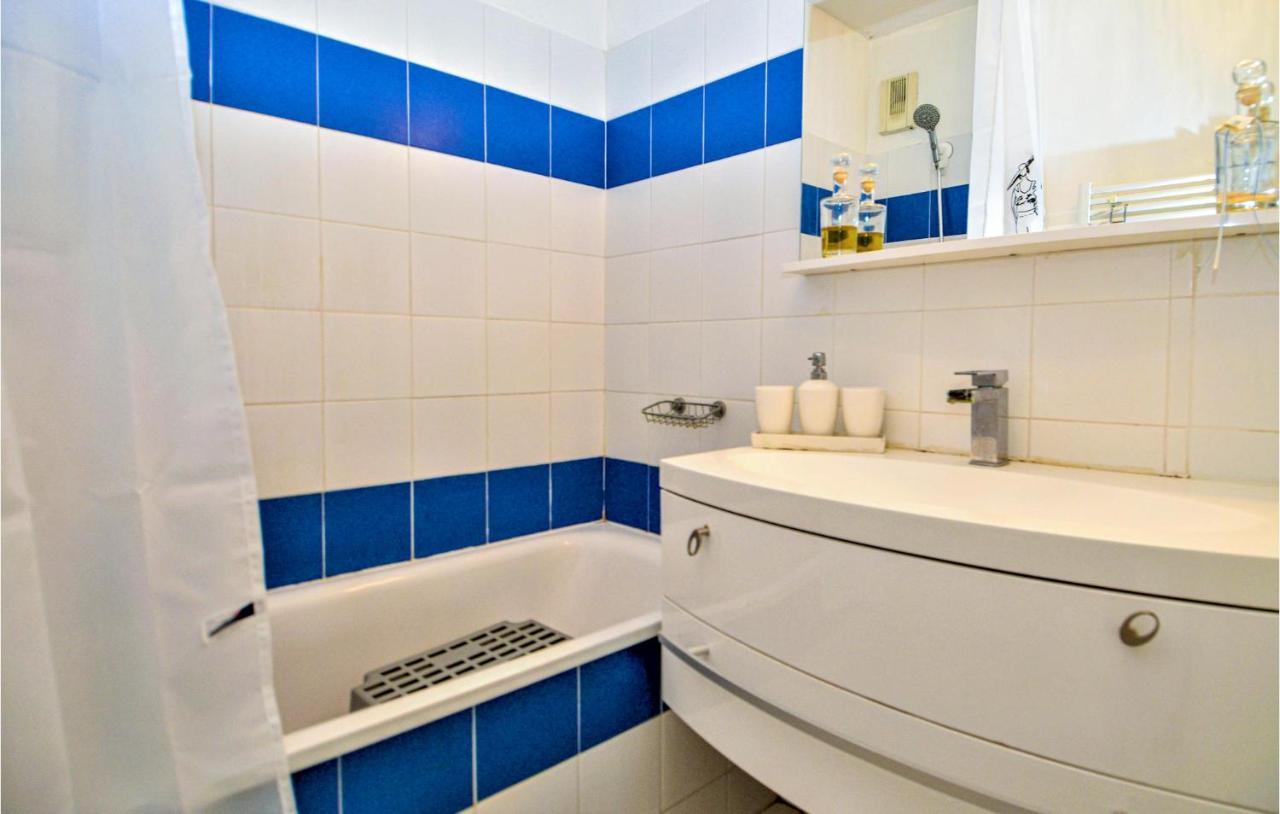 Awesome apartment in Orange with WiFi&2 Bedrooms Buitenkant foto